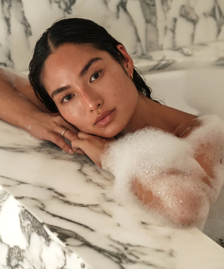 Cloud Foaming Bath Oil - Image 3